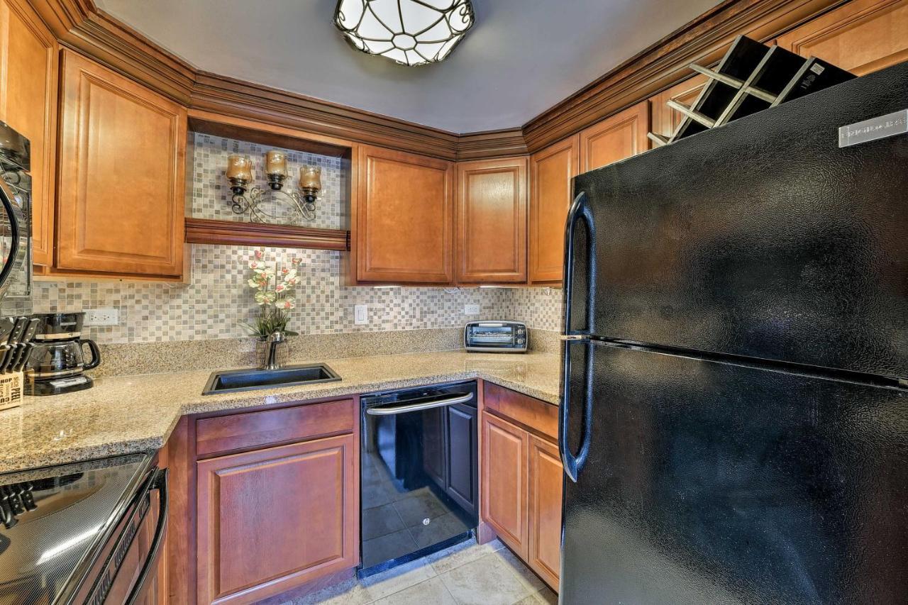 Downtown Air Conditioned Condo Walk To Beaches Kailua-Kona Bagian luar foto